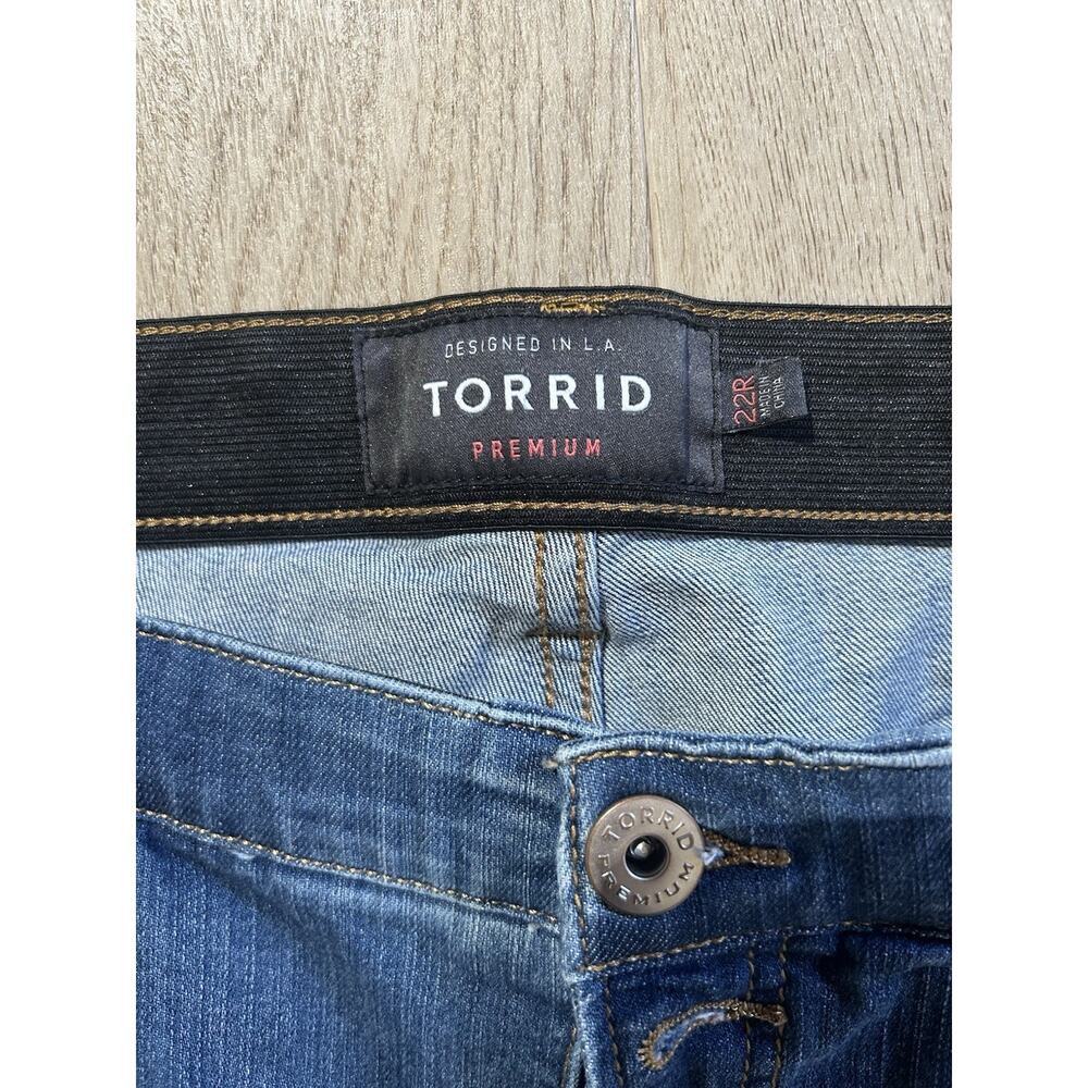 Torrid Premium Women's Blue Medium Wash Skinny Denim Jeans 5-Pocket Size 22R - Picture 4 of 4